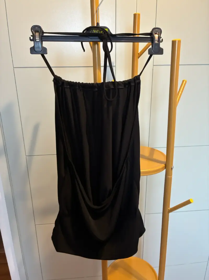 Top de lycra negra sin espalda - 3