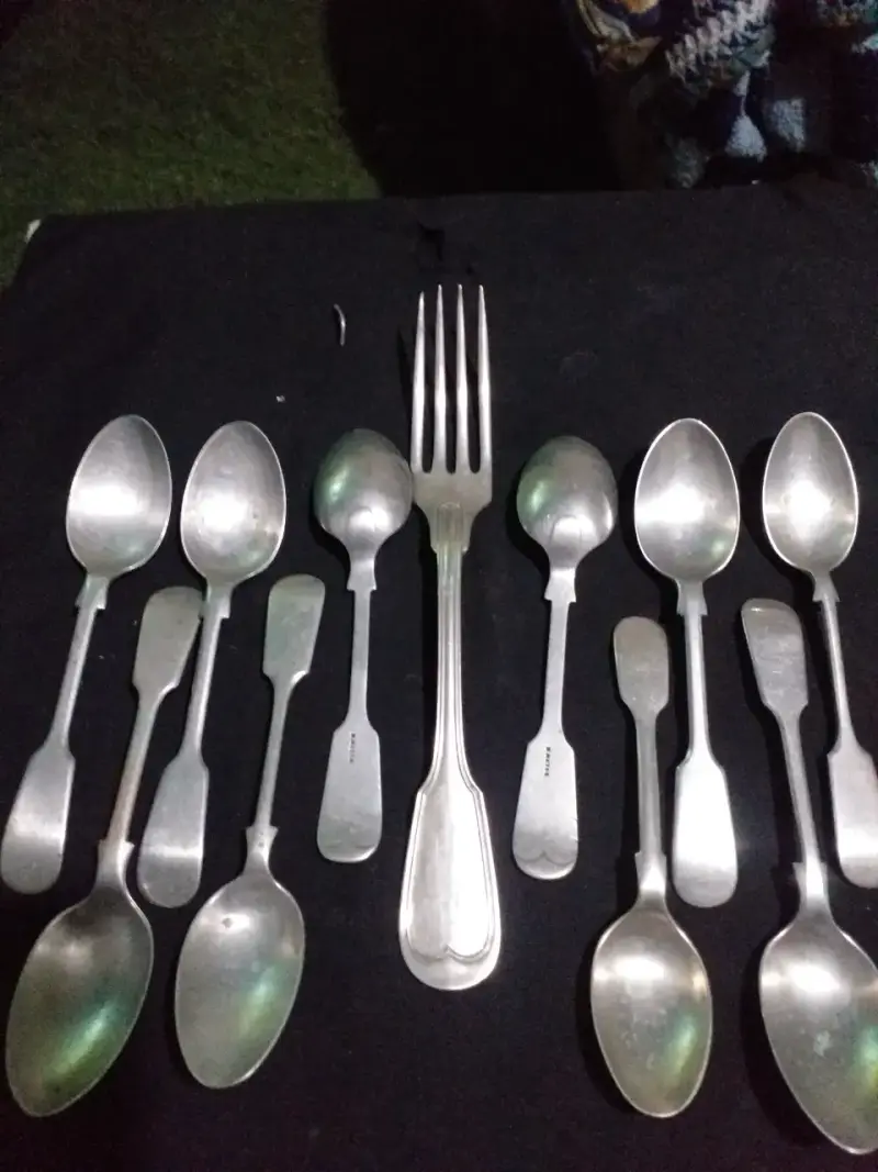Juego de cubiertos antiguos de plata - 1
