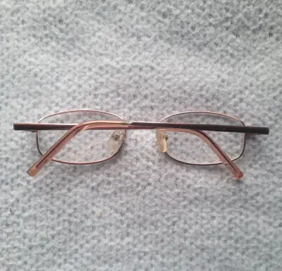 Lentes de lectura con estuche morado - miniatura 2