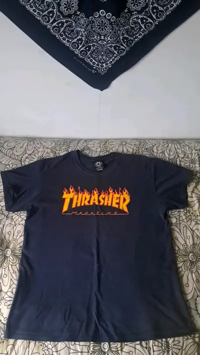 Polera Thrasher Magazine negra para hombre - miniatura 1