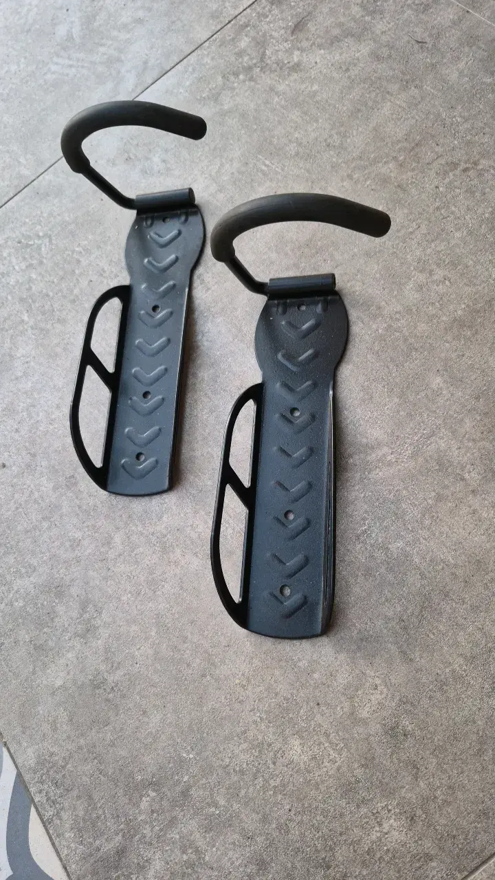 Soportes de pared para bicicletas negros - 1