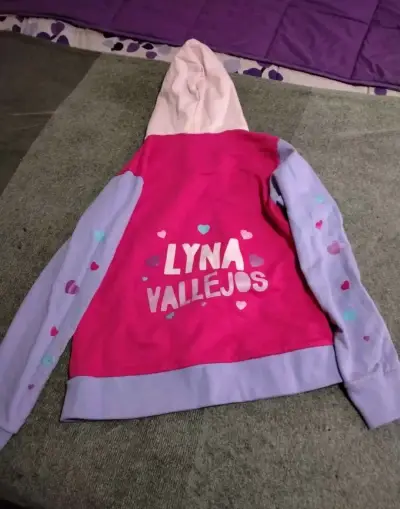 Polerón con capucha Lyna para niños - miniatura 2