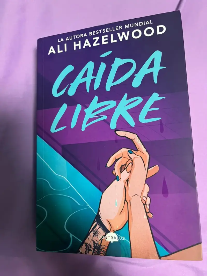 Caída Libre - Ali Hazelwood - 1