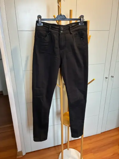 Jeans negros push up Tentation para mujer - miniatura 1