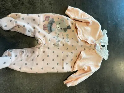 Conjunto de enteritos para bebé en tonos rosados - miniatura 1