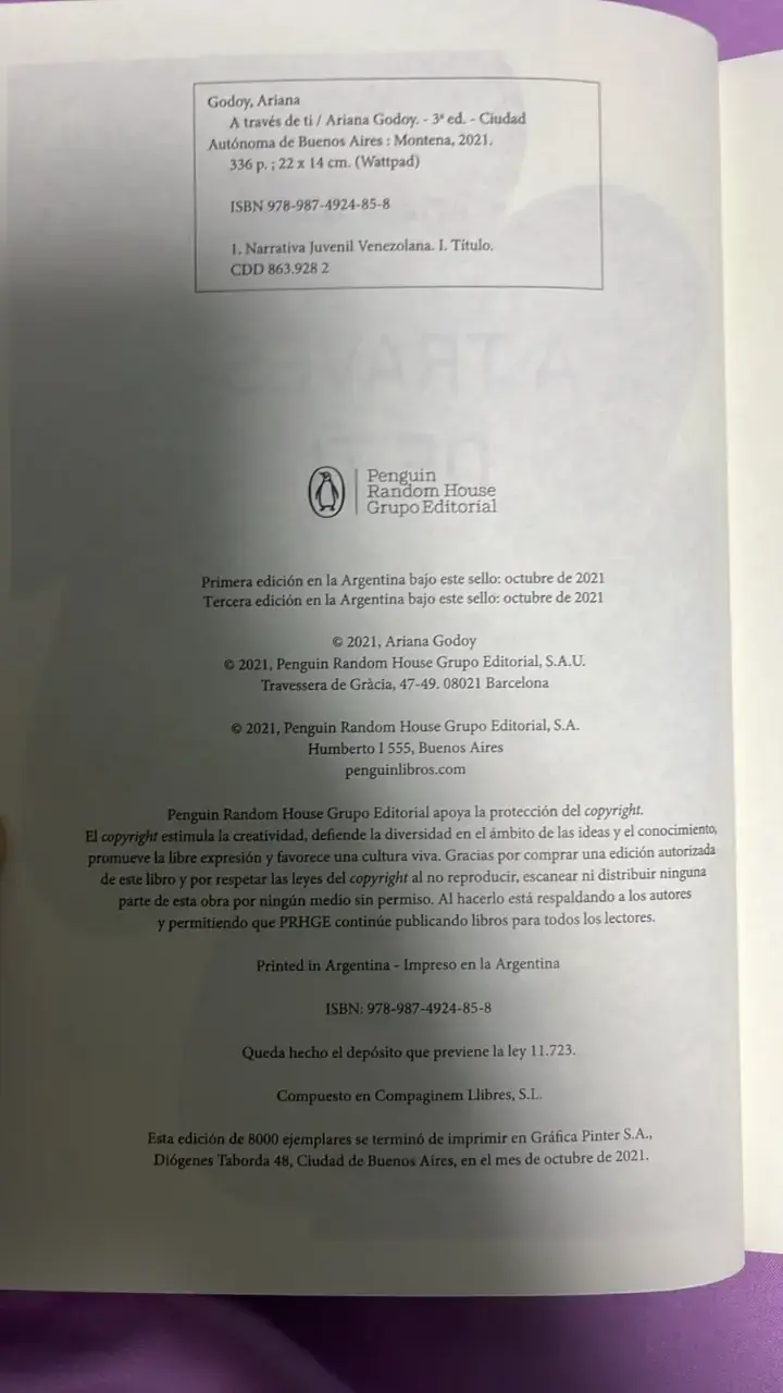 Libro 'A través de ti' de Ariana Godoy - 4