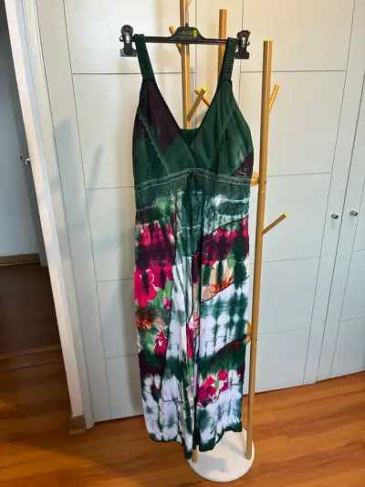 Vestido largo bohemio verde con estampado floral - miniatura 1