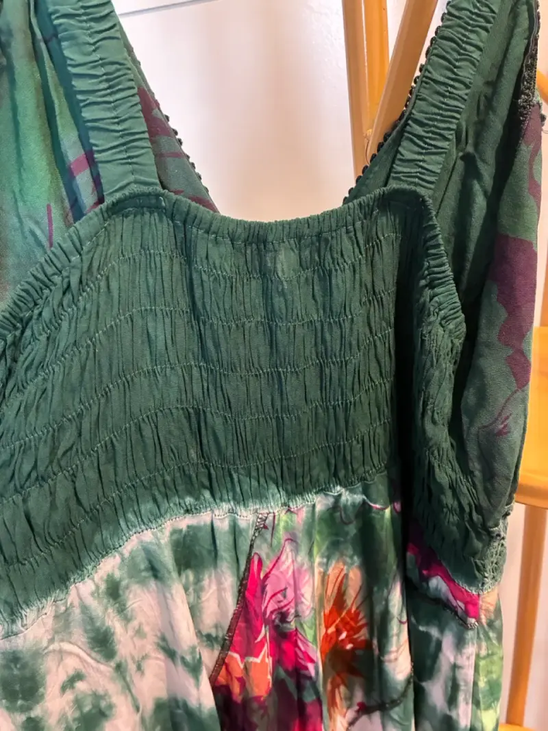 Vestido largo bohemio verde con estampado floral - 3
