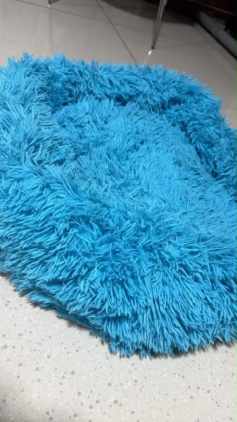 Cama para mascotas azul peluda - 2