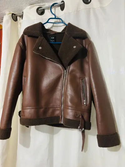 Chaqueta de cuero marrón con forro de lana - miniatura 2