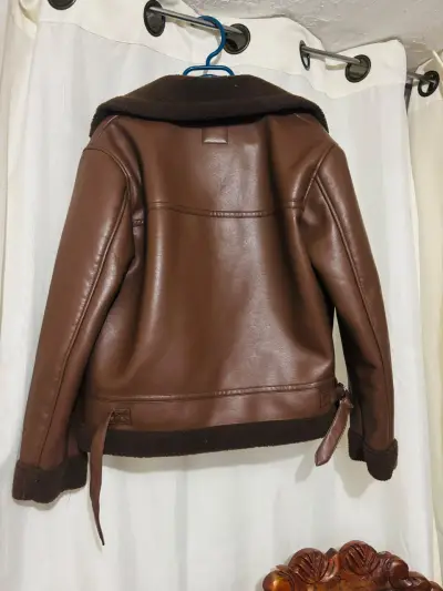 Chaqueta de cuero marrón con forro de lana - miniatura 3