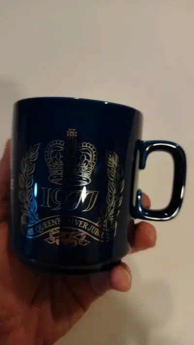 Taza conmemorativa The Queen's Silver Jubilee 1977 - miniatura 3