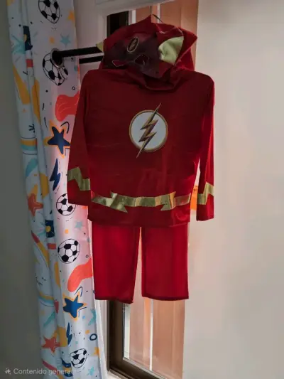 Disfraz de superhéroe rojo para niño - miniatura 3