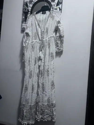Vestido largo bohemio blanco con bordados - miniatura 1