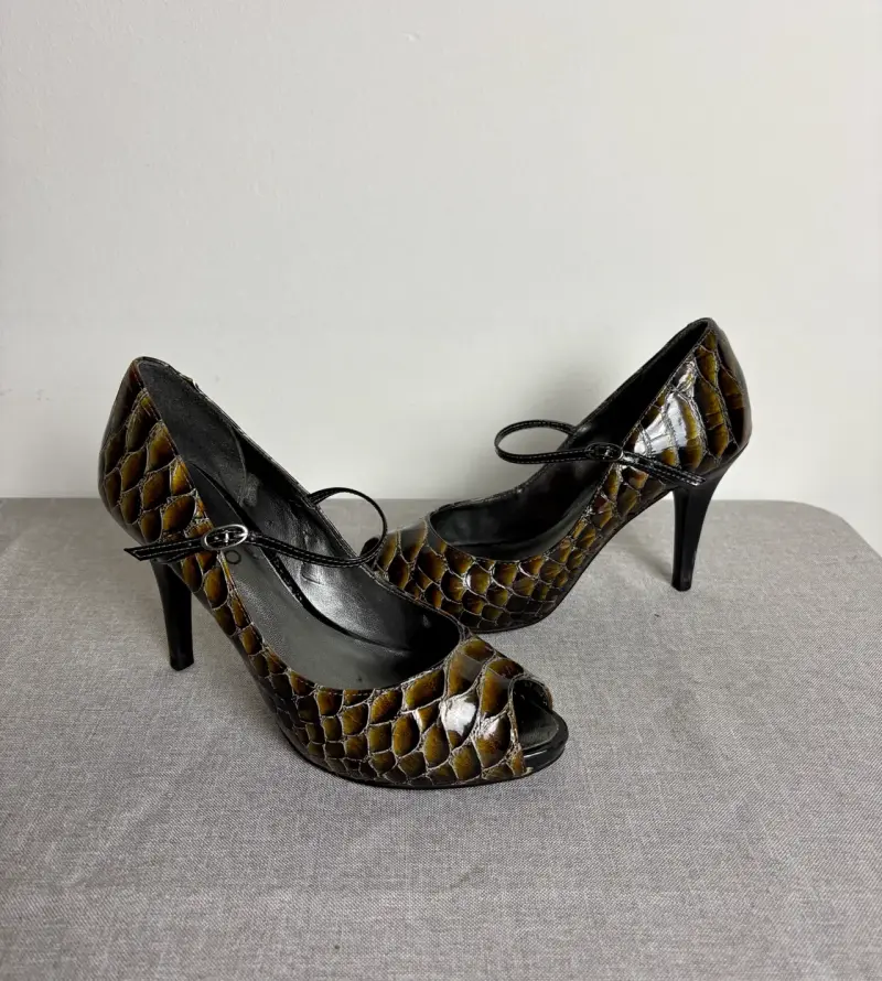 ✨ Zapatos Via Uno efecto reptil – Talla 37 chilena - 2