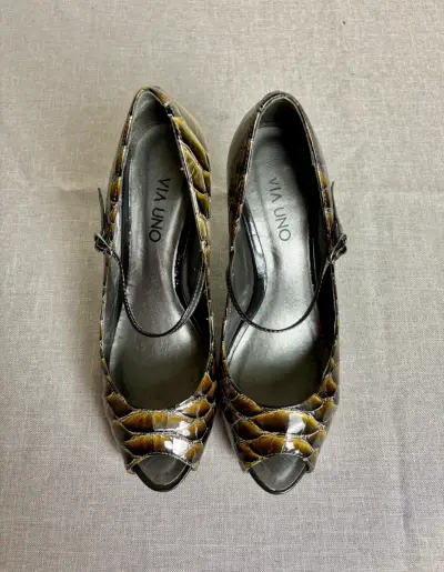 ✨ Zapatos Via Uno efecto reptil – Talla 37 chilena - miniatura 4