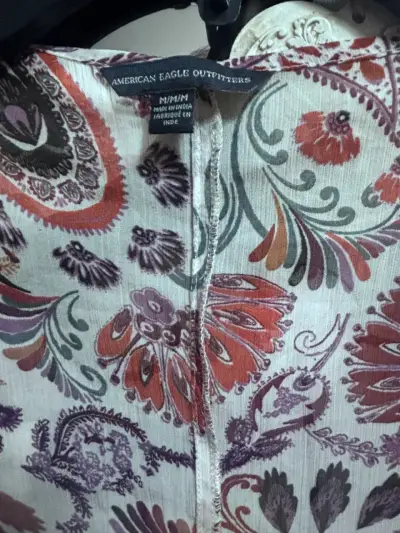 Kimono floral American Eagle con encaje - miniatura 3