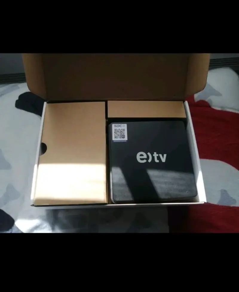 Decodificador de TV eTV con accesorios - 1