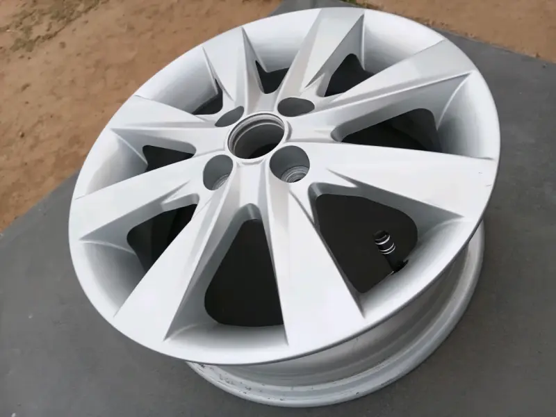 Llantas de aleación de 15 pulgadas para auto - 1