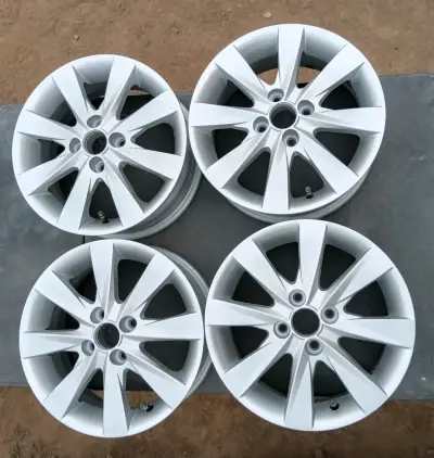 Llantas de aleación de 15 pulgadas para auto - miniatura 4