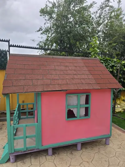 Casita de Juego Infantil de Madera Colorida - miniatura 1