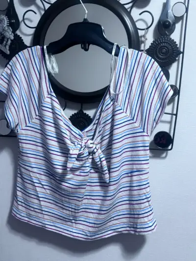 crop top plus size  Forever 21 con nudo frontal - miniatura 1
