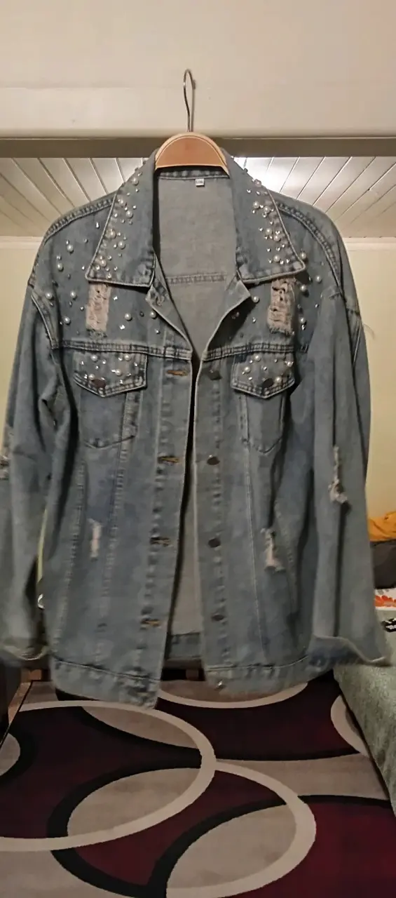 Chaqueta de mezclilla con perlas y roturas - 2