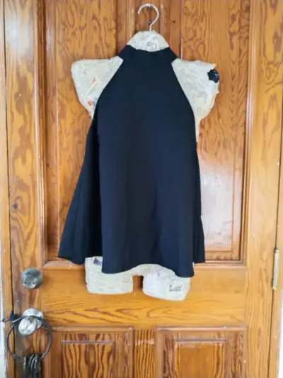 Blusa sin mangas negra talla 40 - miniatura 1