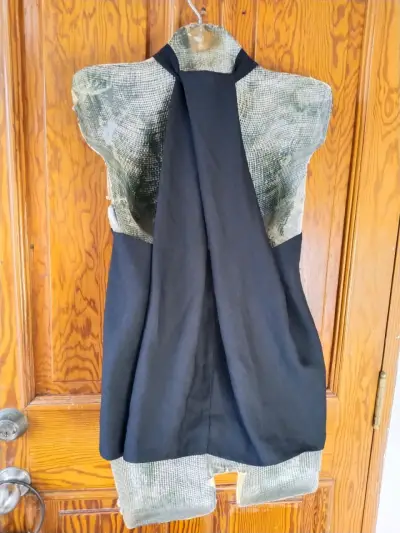 Blusa sin mangas negra talla 40 - miniatura 2