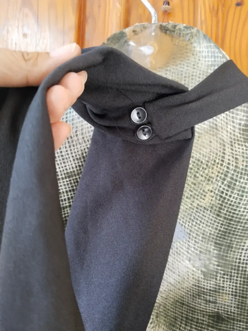 Blusa sin mangas negra talla 40 - 3
