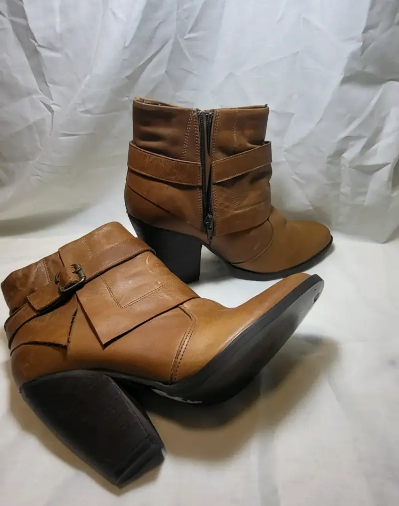 Botines de cuero marrón con tacón alto - 5