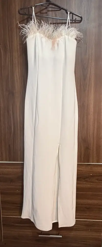 Vestido largo blanco con plumas Zara - miniatura 1