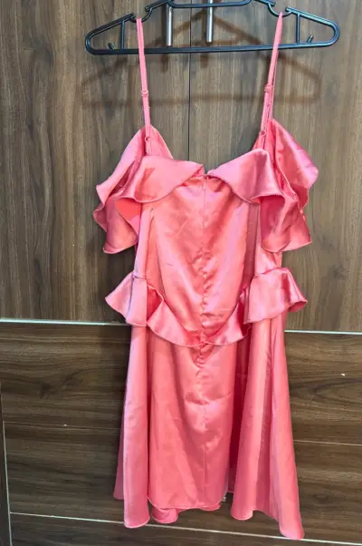 Vestido rosa con volantes Miss Selfridge - miniatura 2