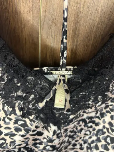 Vestido  de satin con encaje Lolita pocket - miniatura 3