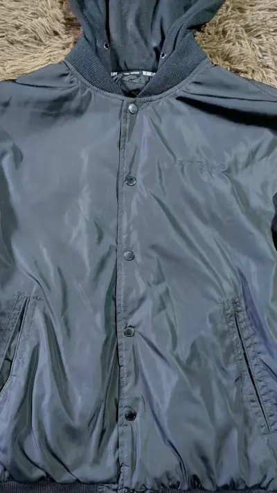 Chaqueta/cortavientos negra hombre - miniatura 3