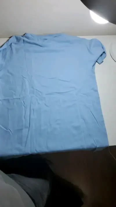 Polera Adidas azul con logo camuflado - miniatura 2