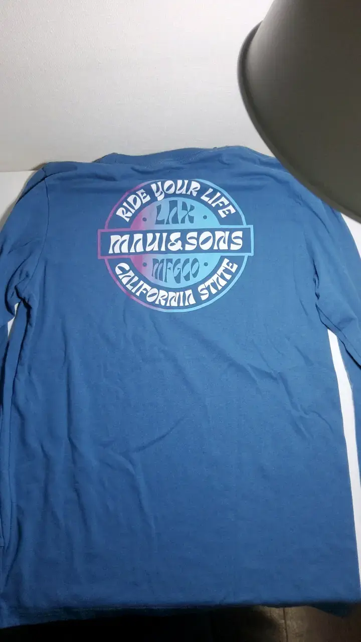 Polera manga larga azul con estampado marca maui - 2