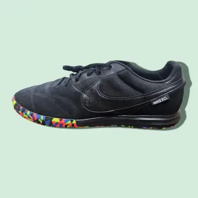 Zapatillas deportivas Nike FC negras con suela colorida - miniatura 1