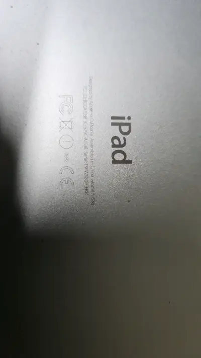 iPad mini 4 Wifi c teclado Logitech en buen estado - miniatura 2