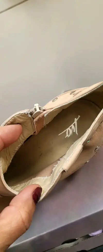 Botines de cuero rosado con tacón alto y tachas - miniatura 3