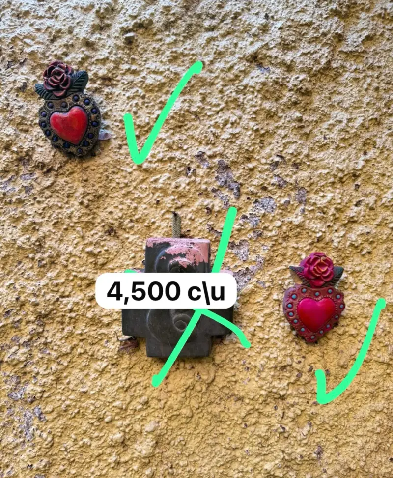 Adornos de pared con corazón y rosa