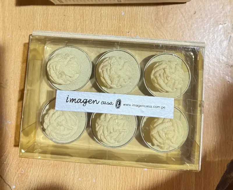 Velas decorativas en caja Imagen Casa