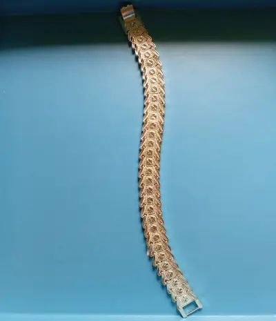 Pulsera de plata con diseño grabado - miniatura 2