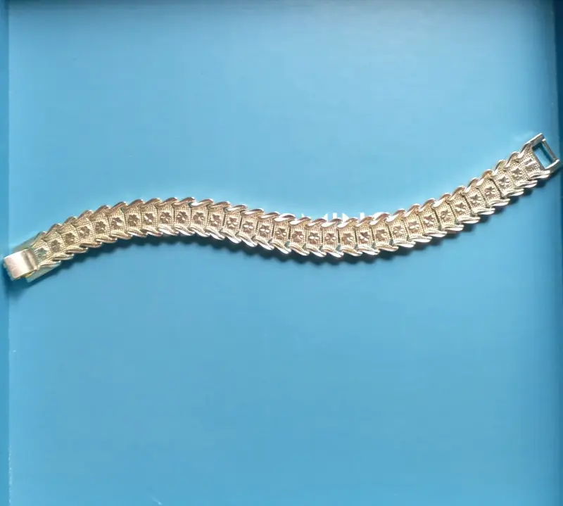 Pulsera de plata con diseño grabado - 4