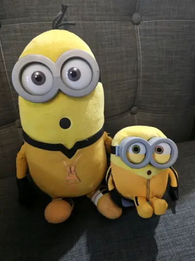 Peluches Minions grandes y pequeños - miniatura 1