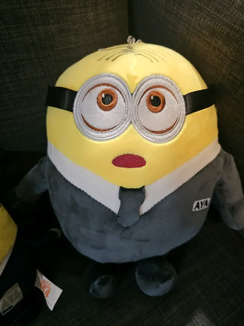 Peluche Minion con Traje Formal - 2