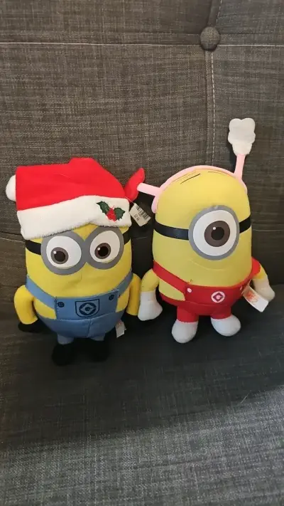Peluches Minions con Disfraces Navideños - miniatura 1