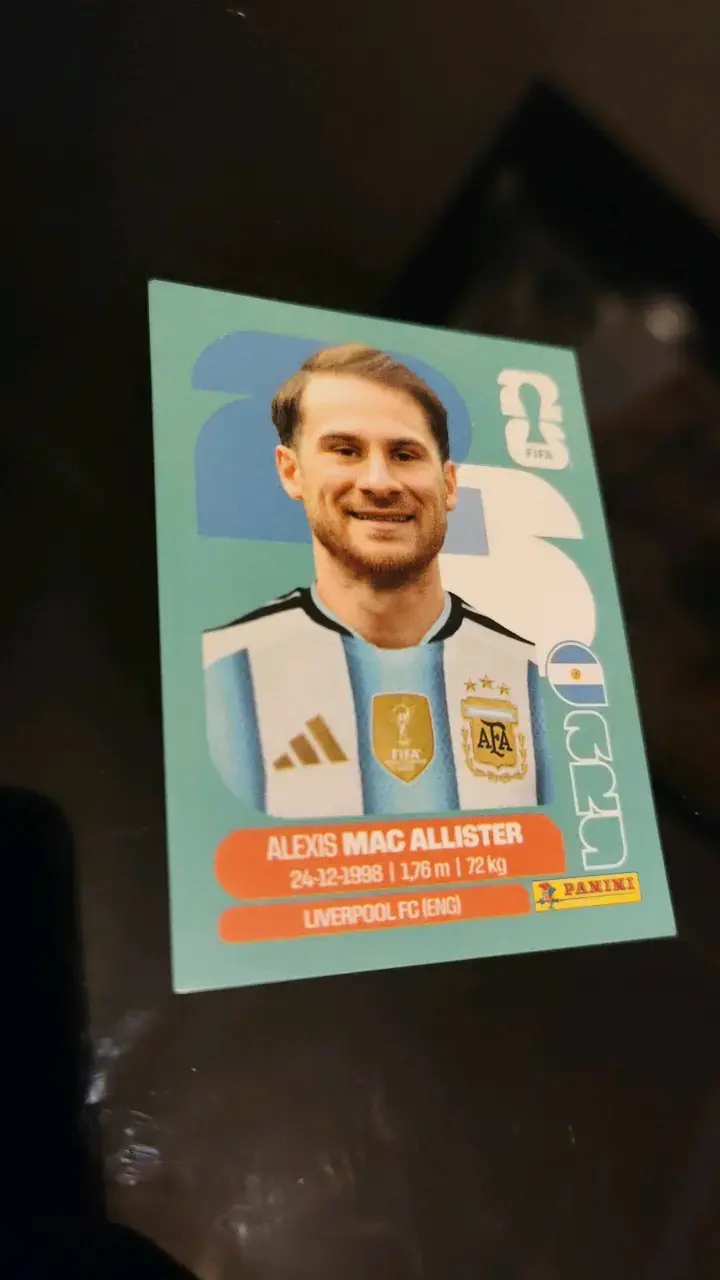Lámina Panini de Alexis Mac Allister 2026