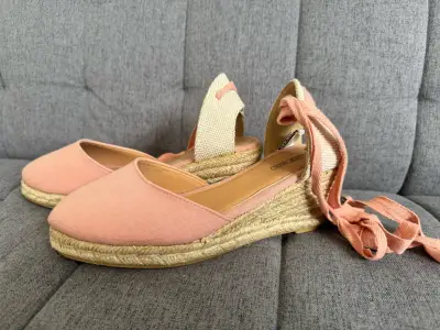 Vendo zapatos NUEVOS y casi nuevos 🙆🏼‍♀️ - miniatura 4
