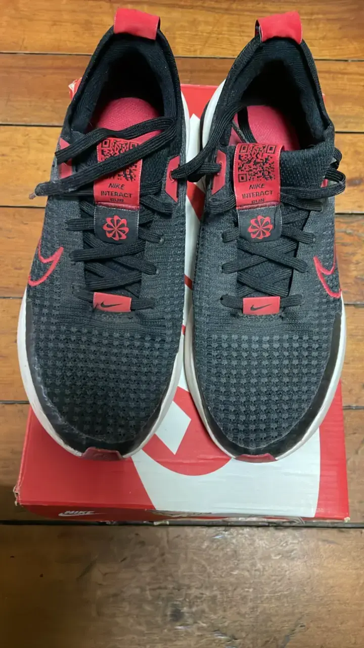 Zapatillas deportivas Nike Interact Run negras y rojas